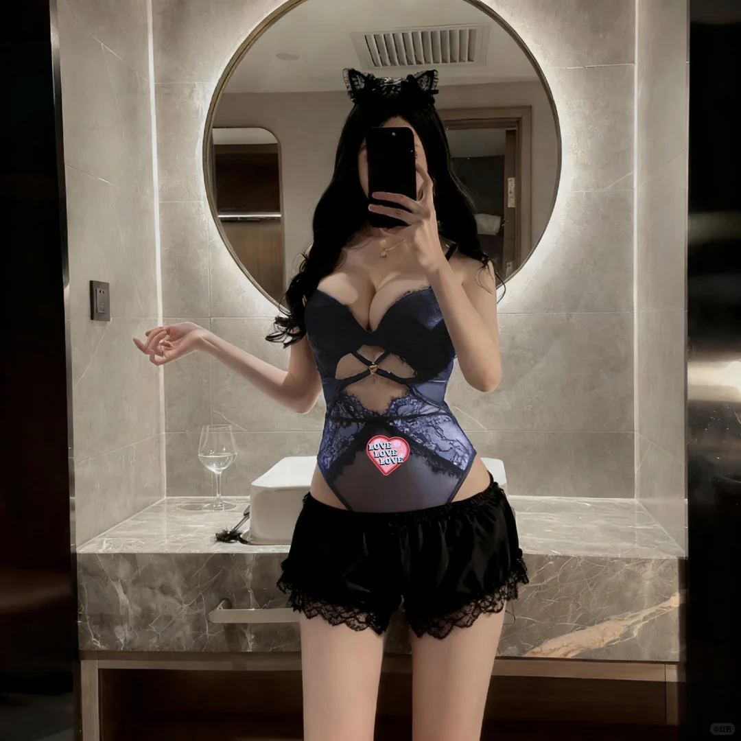性感连体塑身衣约会穿搭：甜辣性感一步到位