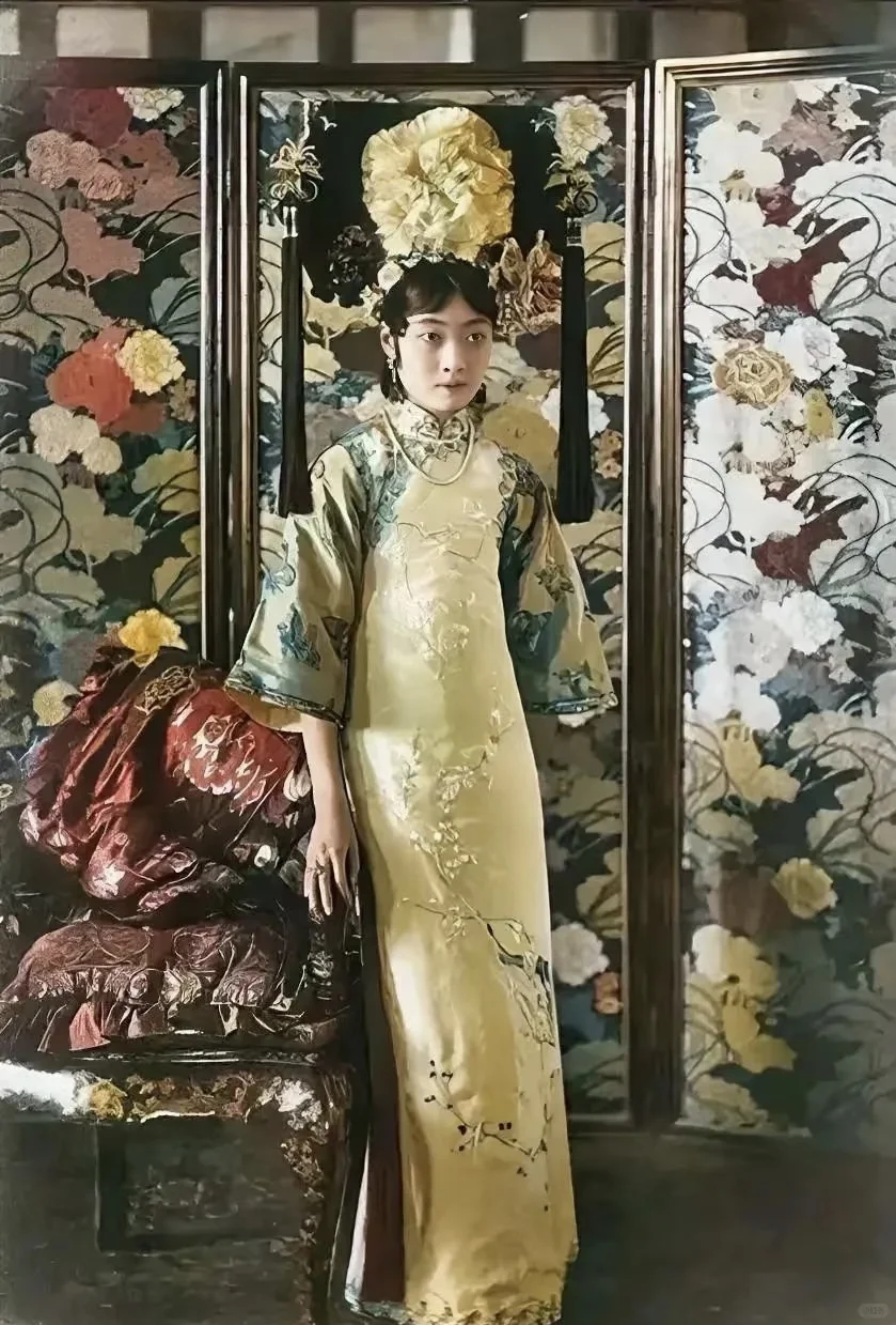 她引领中国旗袍的先河
