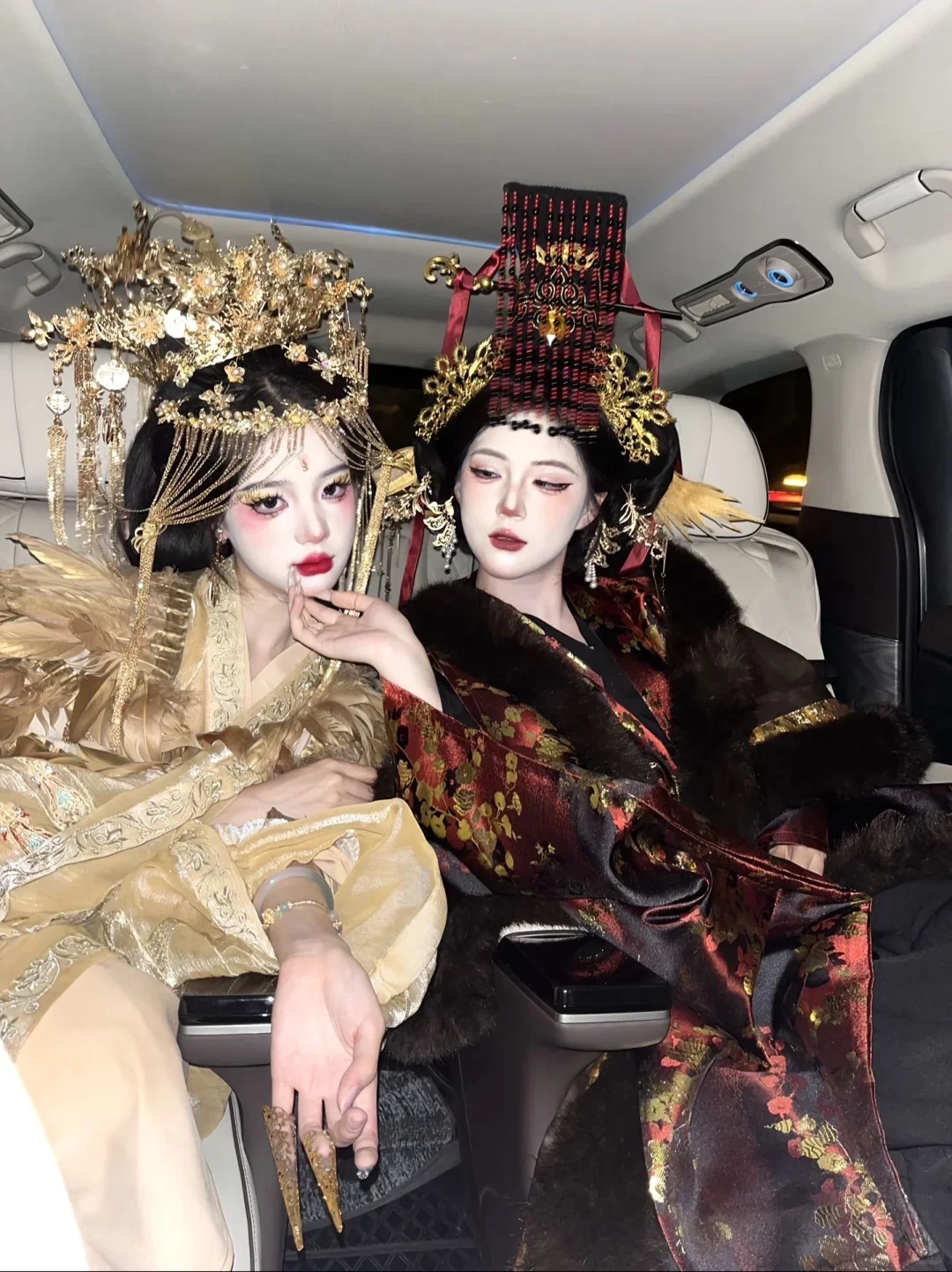闺蜜写真｜权倾天下的女帝和她的绝美宠妃。