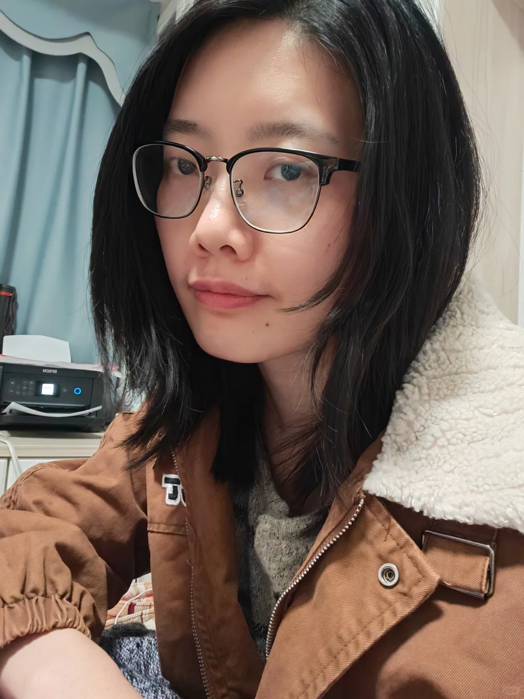 只求实话别安慰，这个女的多少岁？