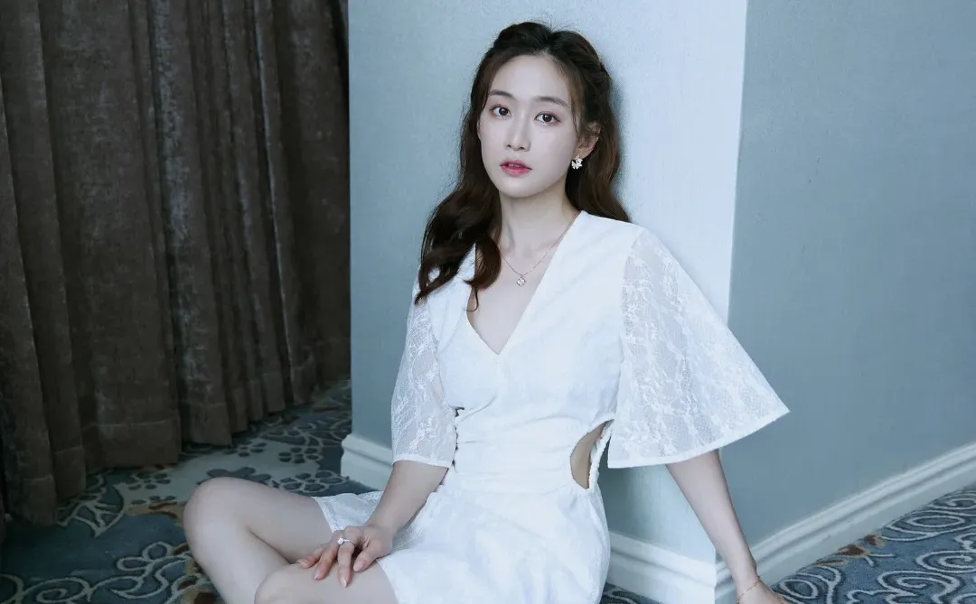 刘美含的美腿