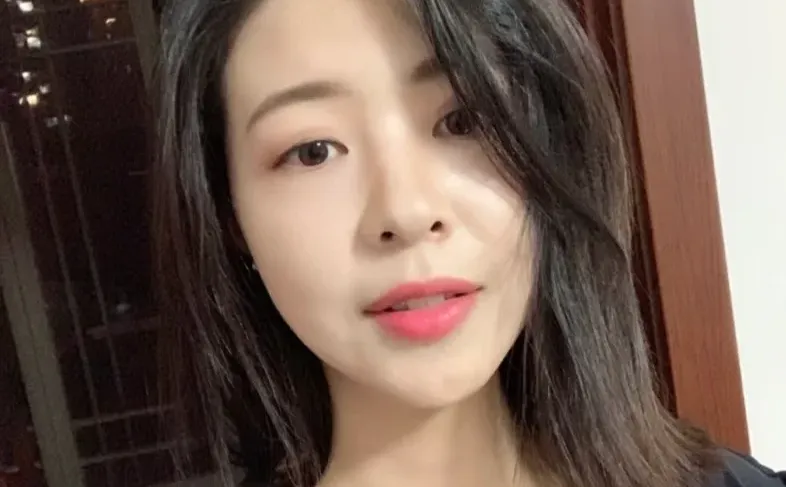 年轻的少妇.