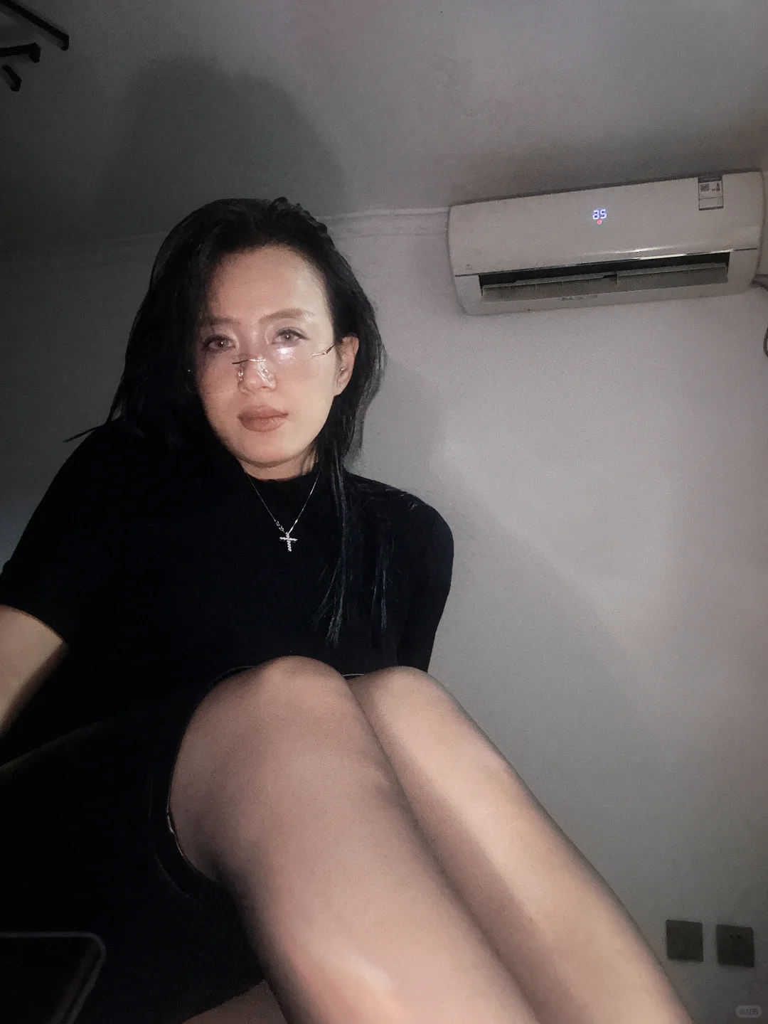 少妇 夜深的一个烟