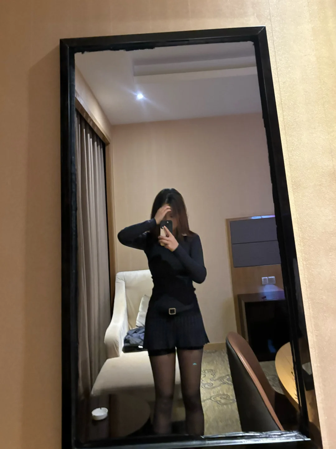 这个裙子好好看😻 很显身材 就是有点短