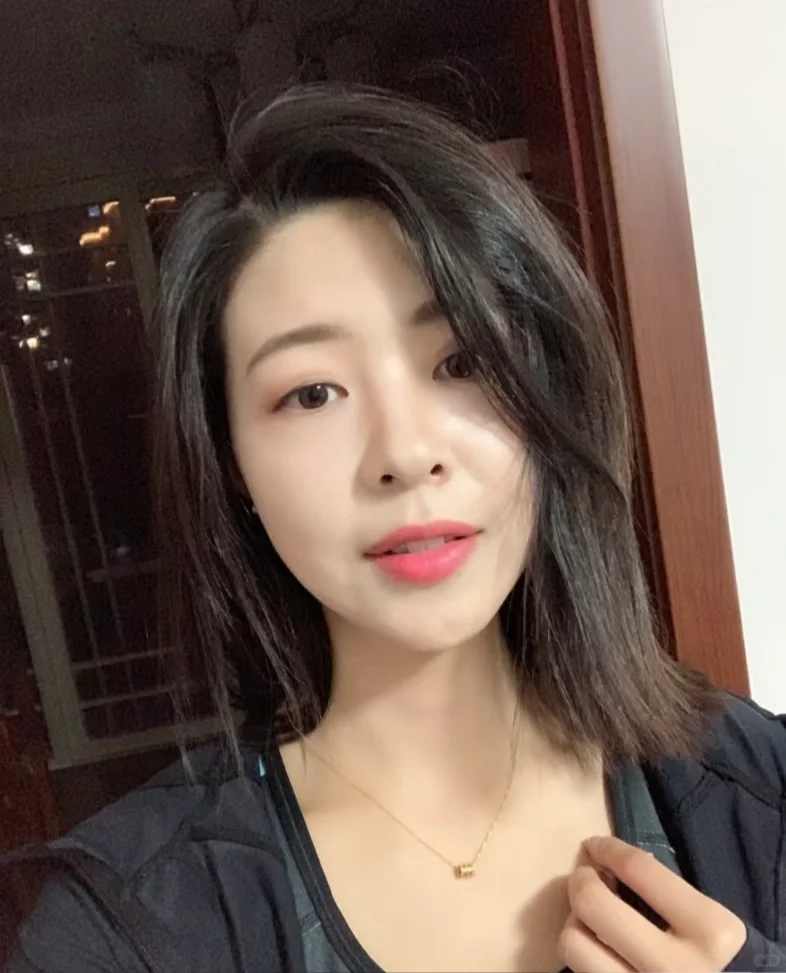 年轻的少妇.