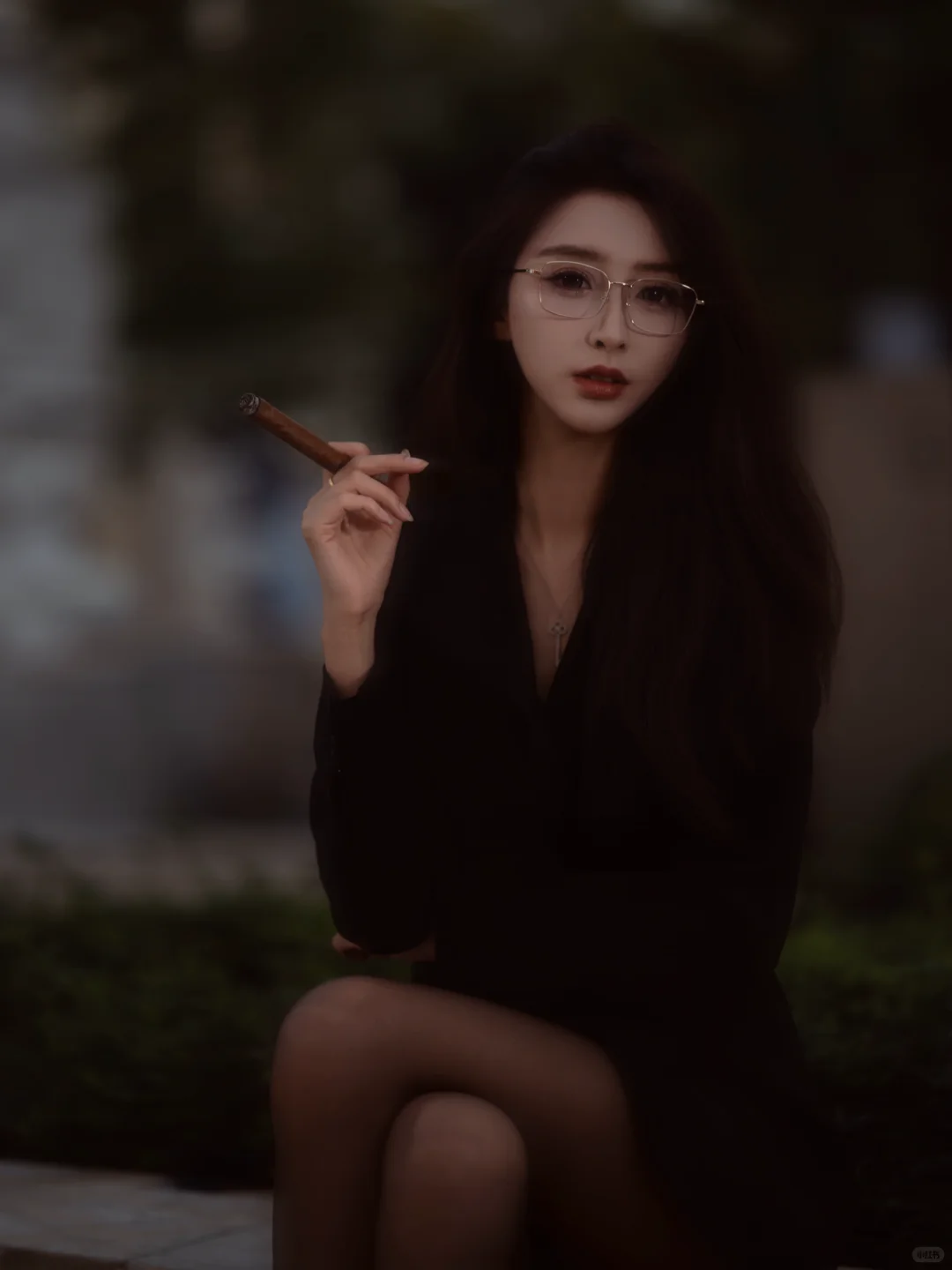 你的爱就像烟圈 不久便消散了