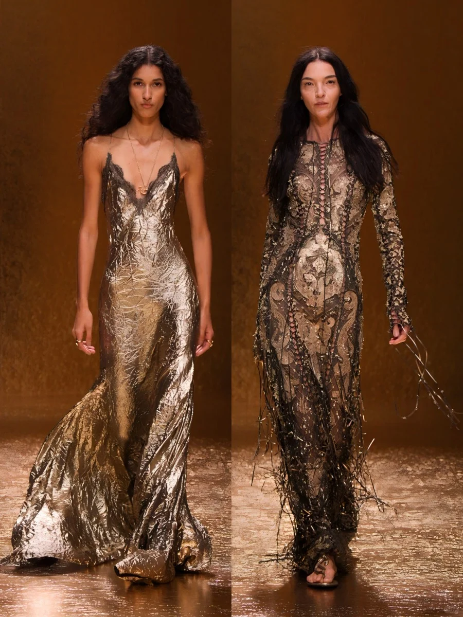 Roberto Cavalli 鎏金野玫瑰顶奢性感天花板