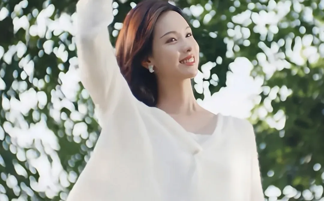 此女太过美好