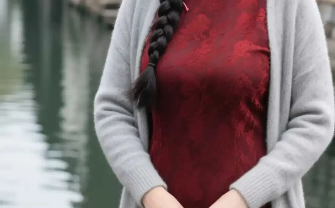 成熟韵味穿搭，48岁的阿姨如诗如画