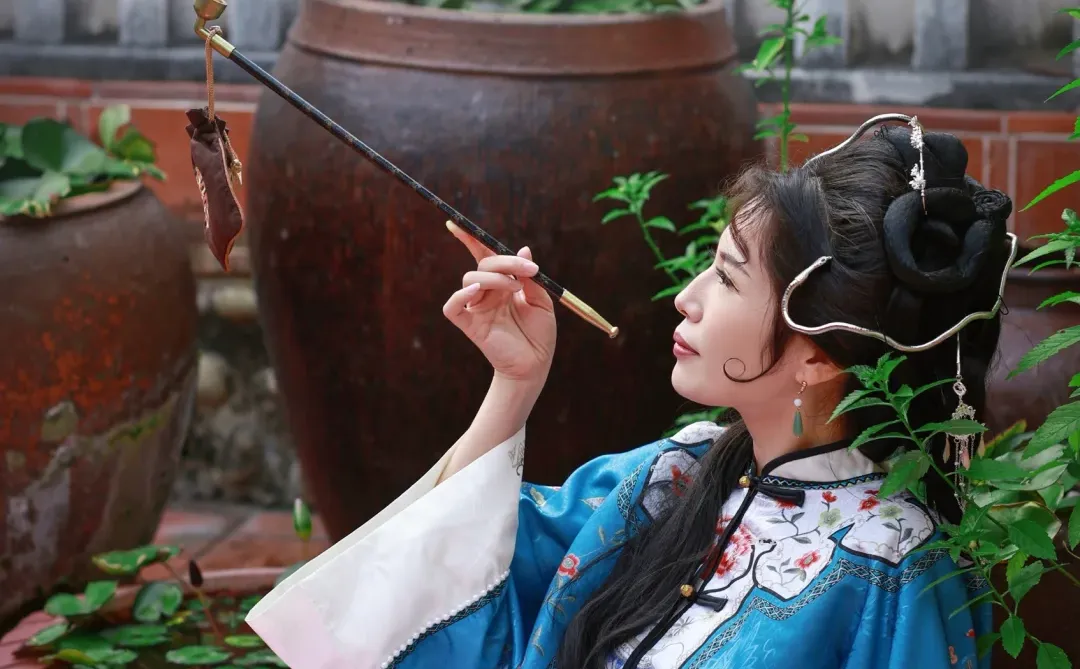 唯美清漢女