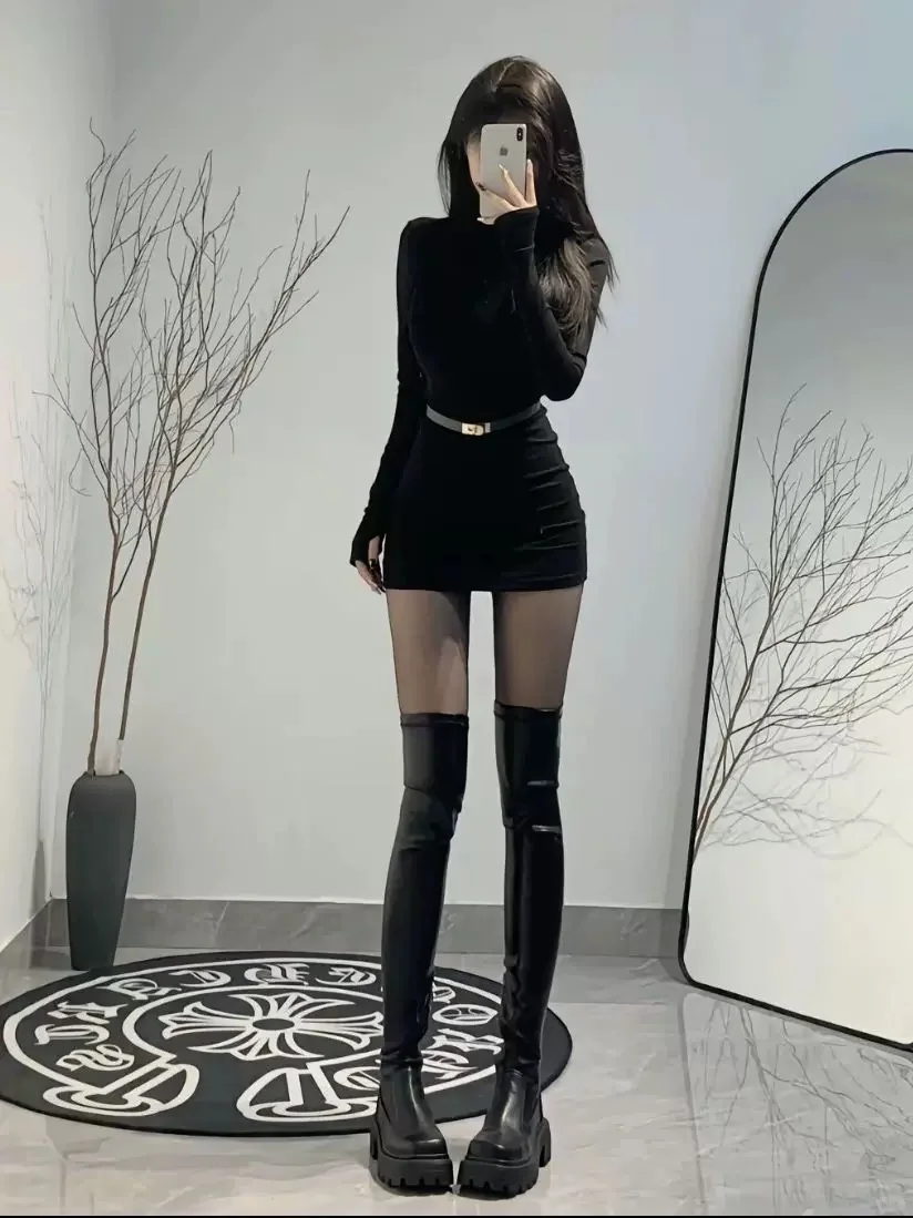 半高领针织包臀连衣裙秋冬女辣妹修身纯欲短