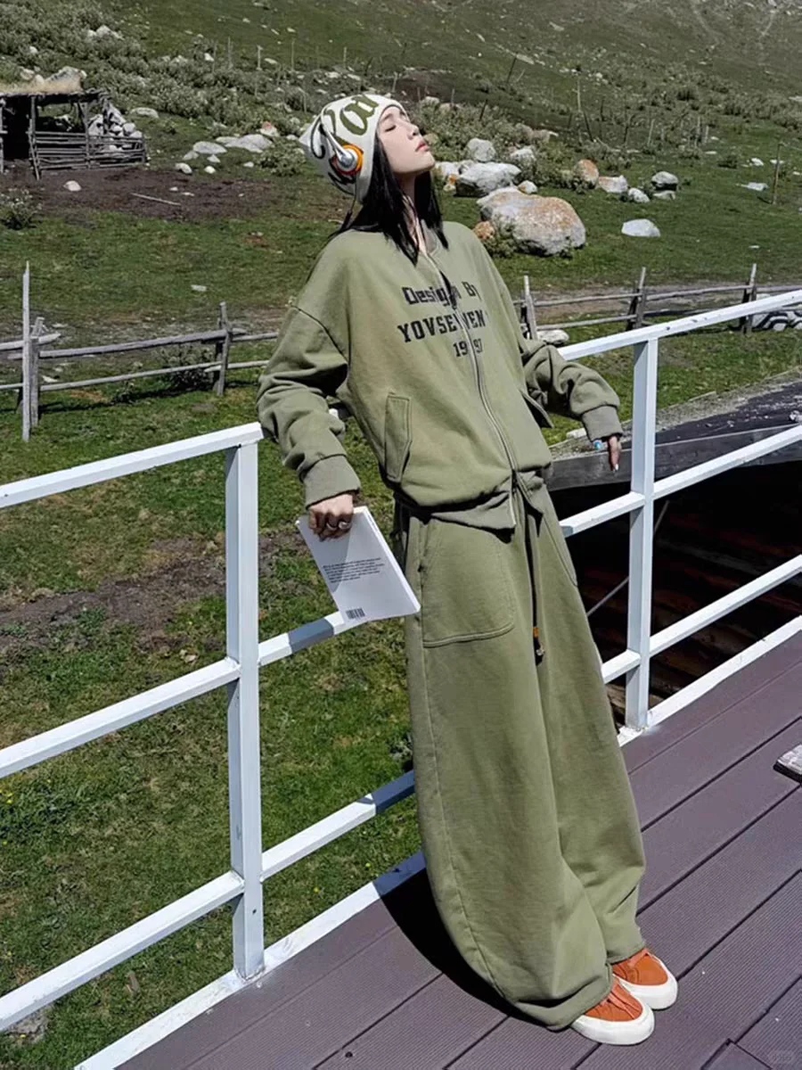 好喜欢这款休闲风套装~