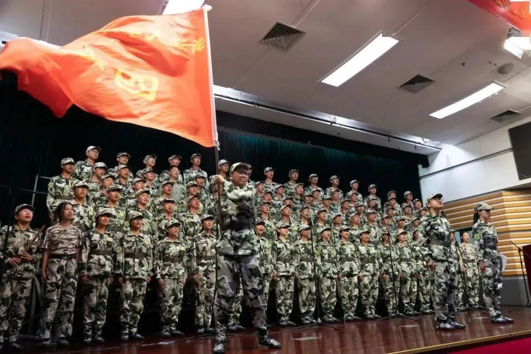 岁月老歌犹在耳:一曲军歌,半生军魂