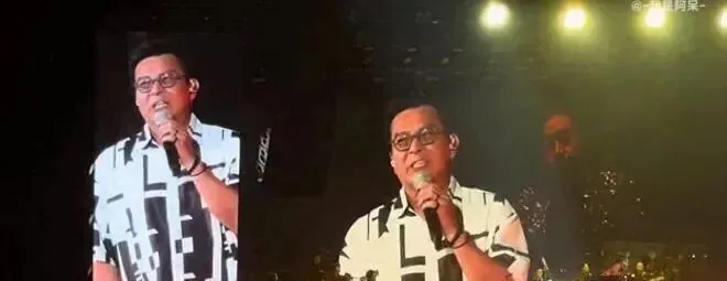 70年代男神黄日华登台唱老歌被传＂穷得接商演＂,他发1分47秒视频澄清:我不缺钱