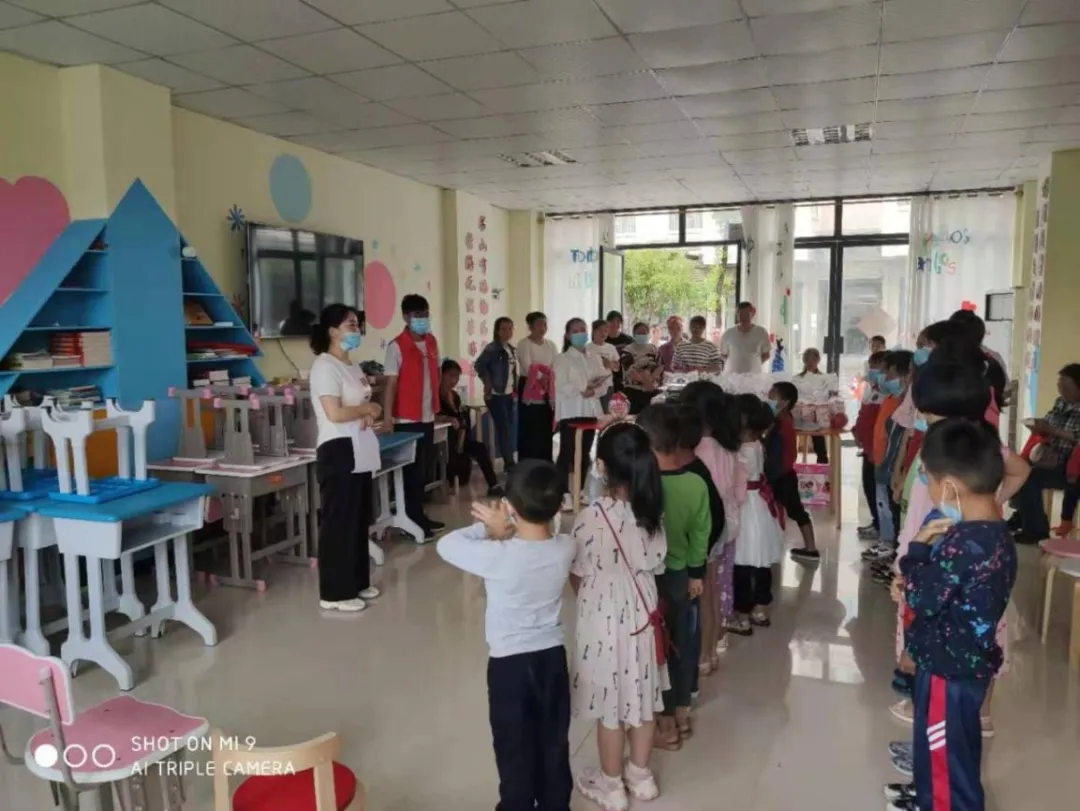 山水乡音萦绕夏夜 经典老歌唱响黄平——黄平县暑期路边怀旧音乐会温情开唱