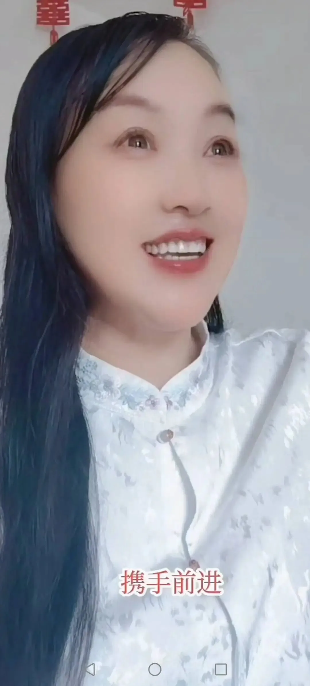 经典老歌《我们的生活充满阳光》,歌唱美好的幸福生活