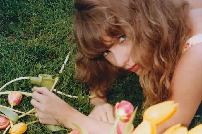 Taylor Swift 入选纳什维尔歌曲作者名人堂,成为最年轻获选者