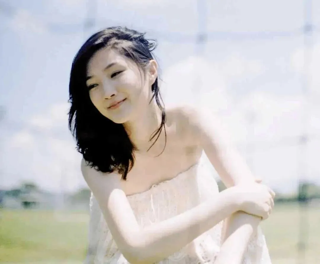 一首经典老歌,带你重温藏在旋律里的少女直球爱恋!