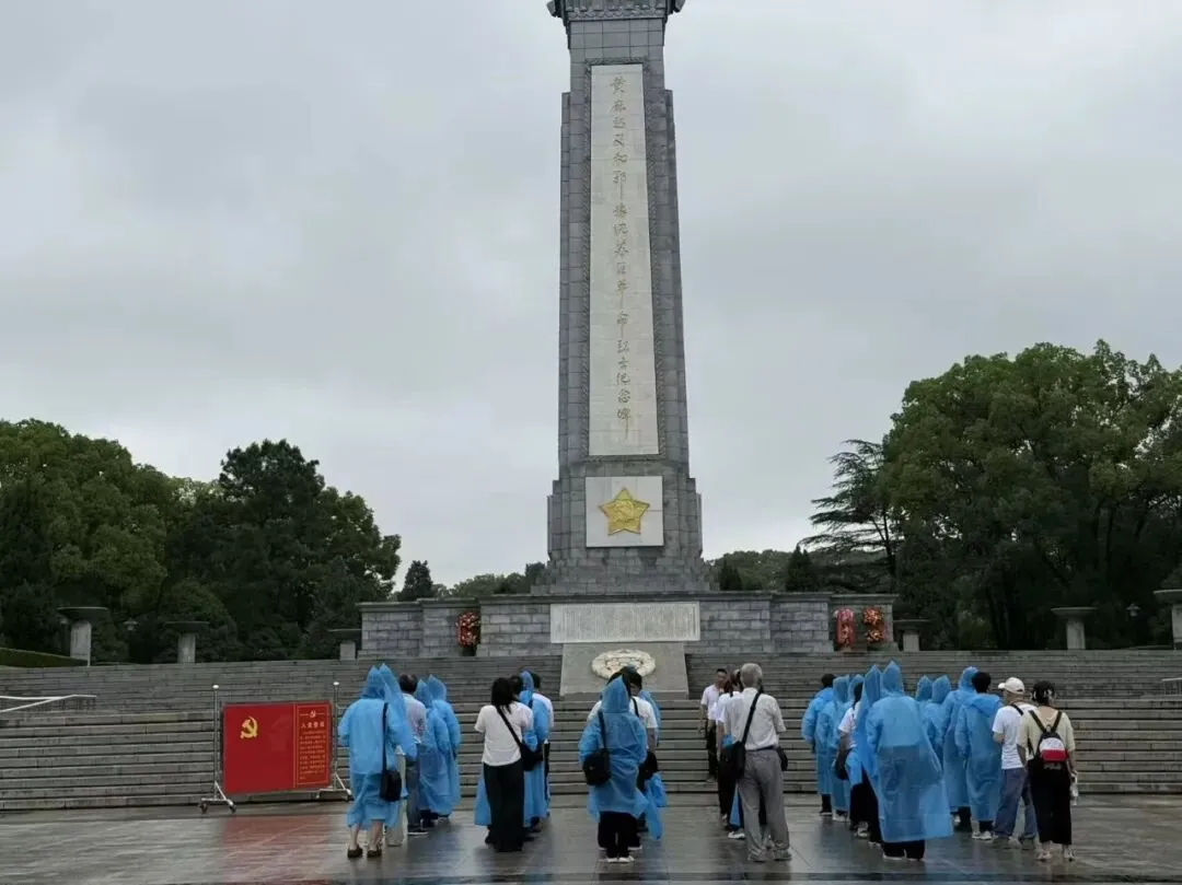 武汉工程科技学院“长歌九秩”实践团队赴红安县开展红色实践