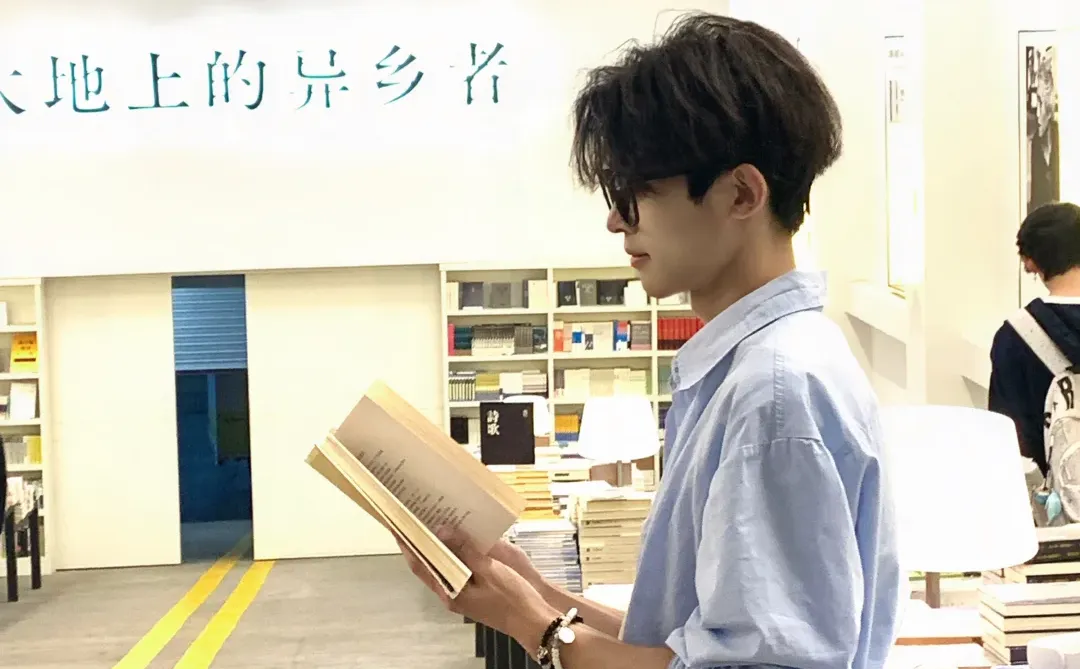 01南京男大地陪