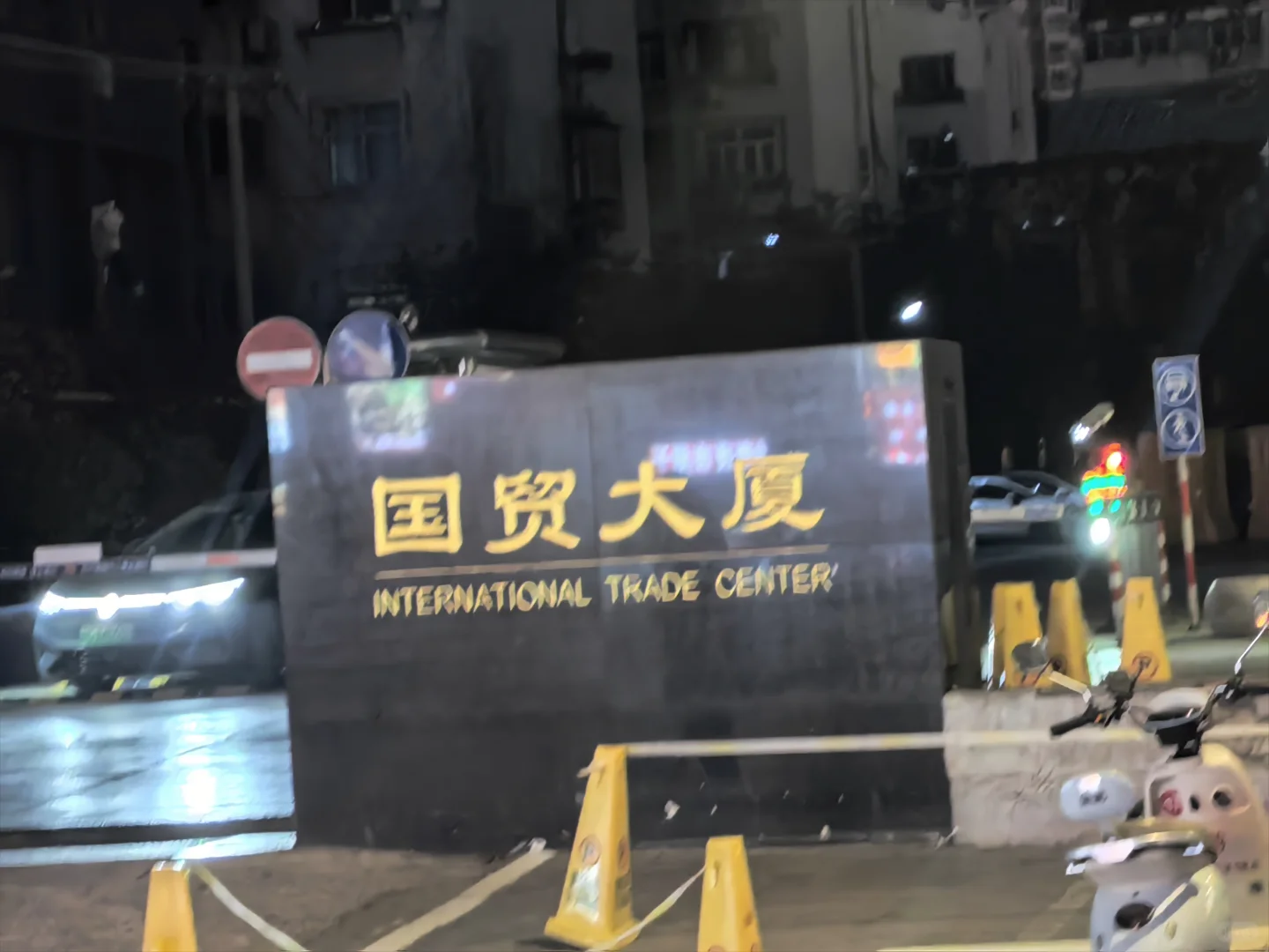 有一张是早上5点拍的猜猜是哪一张