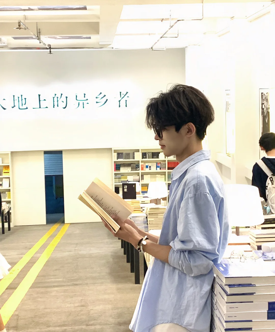 01南京男大地陪