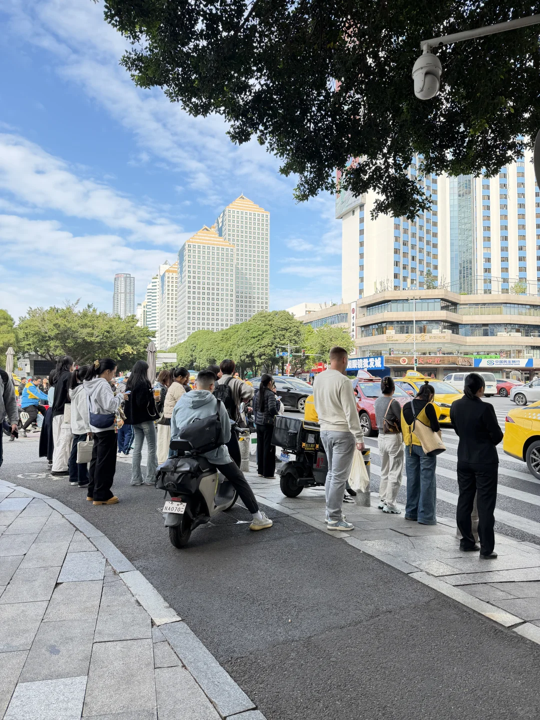2025年11月20日广州穿什么
