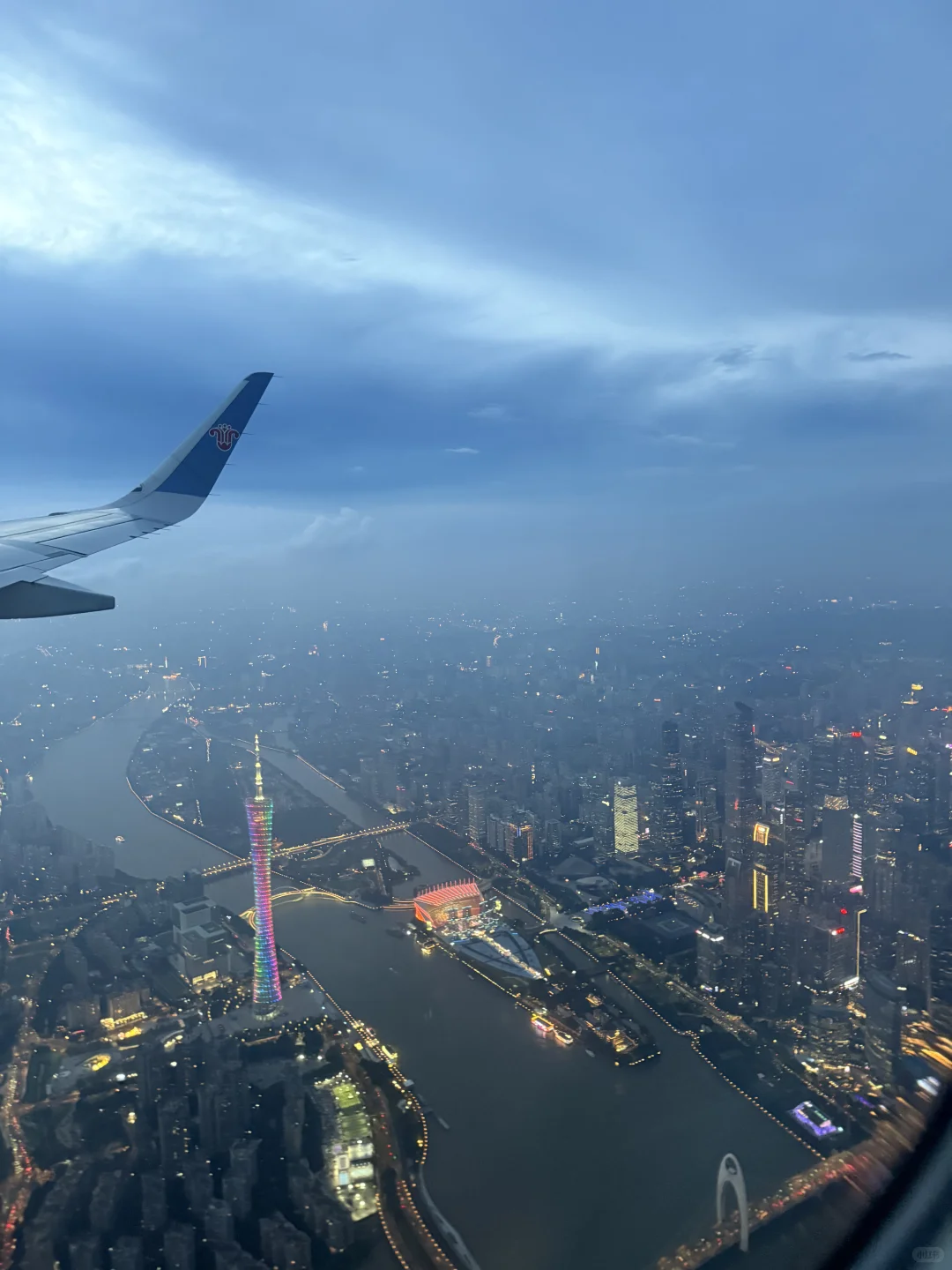上一秒还在想这是哪个地方这么繁华…