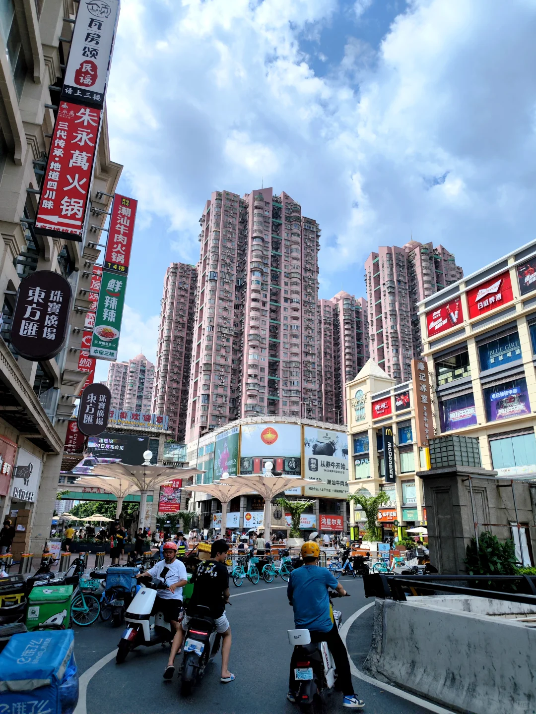 在广州，走了一回上下九步行街。