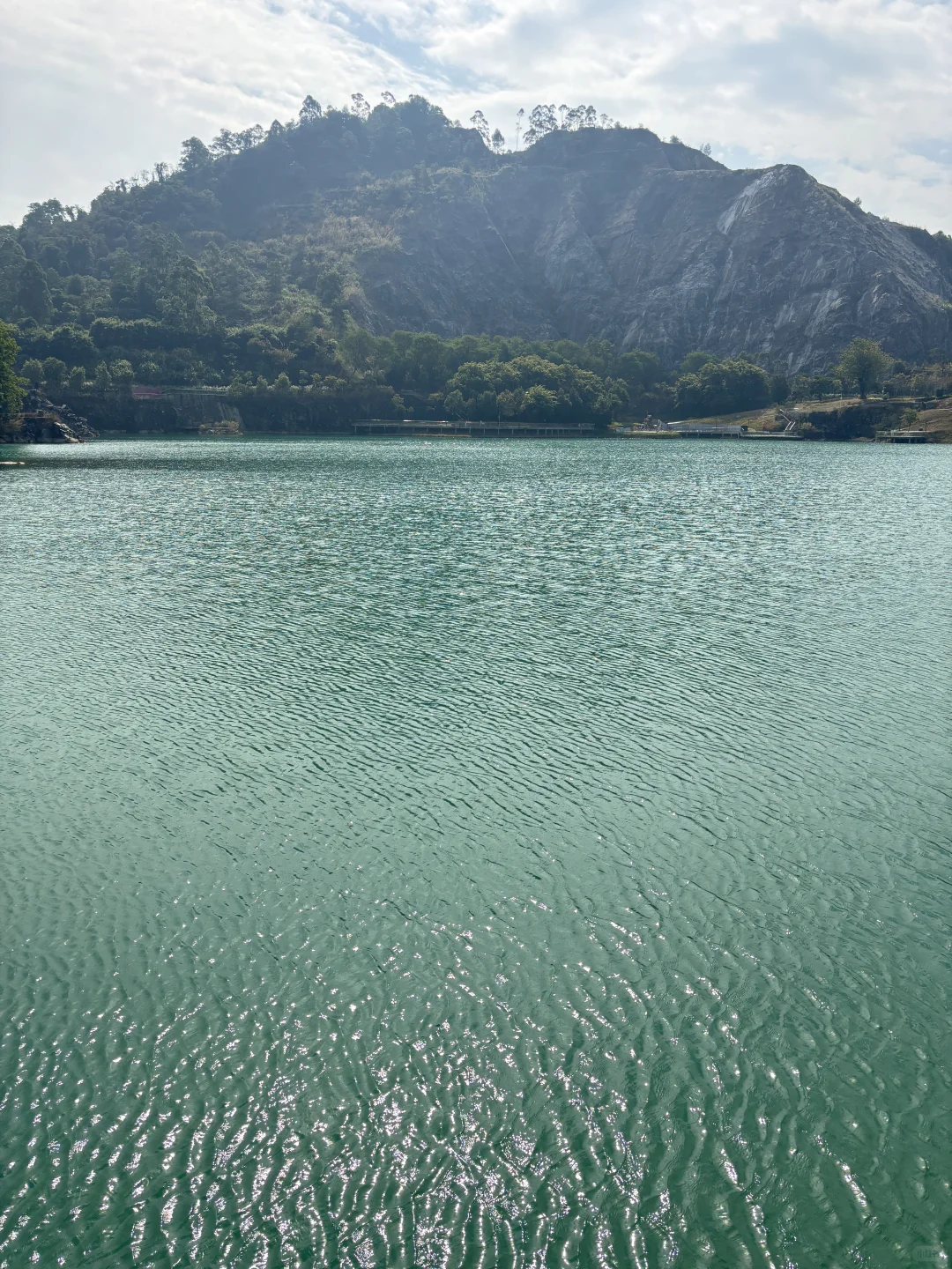 东莞遛娃惊喜发现！免费“小九寨沟”碧玉湖