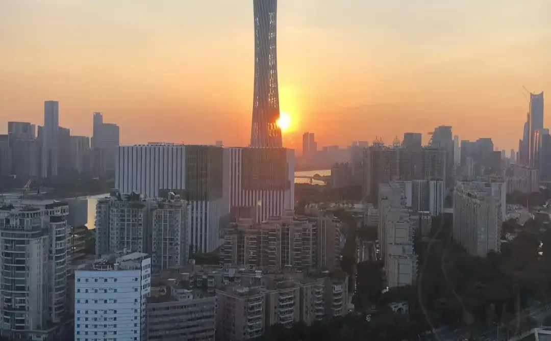 广州！广州塔！！168俩人😭😭不想退房