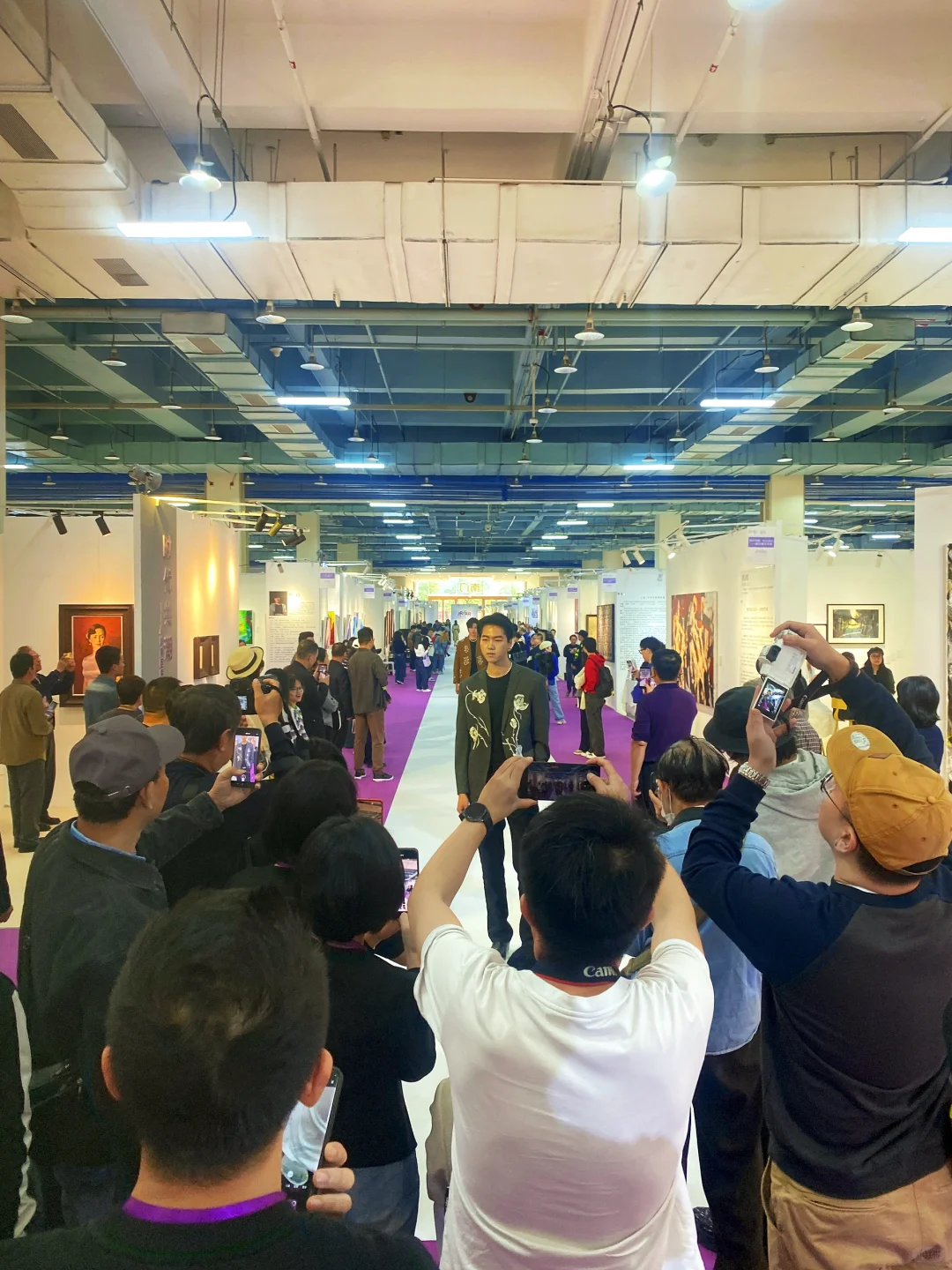 广州第30届国际艺术博览会VIP预展被围观了