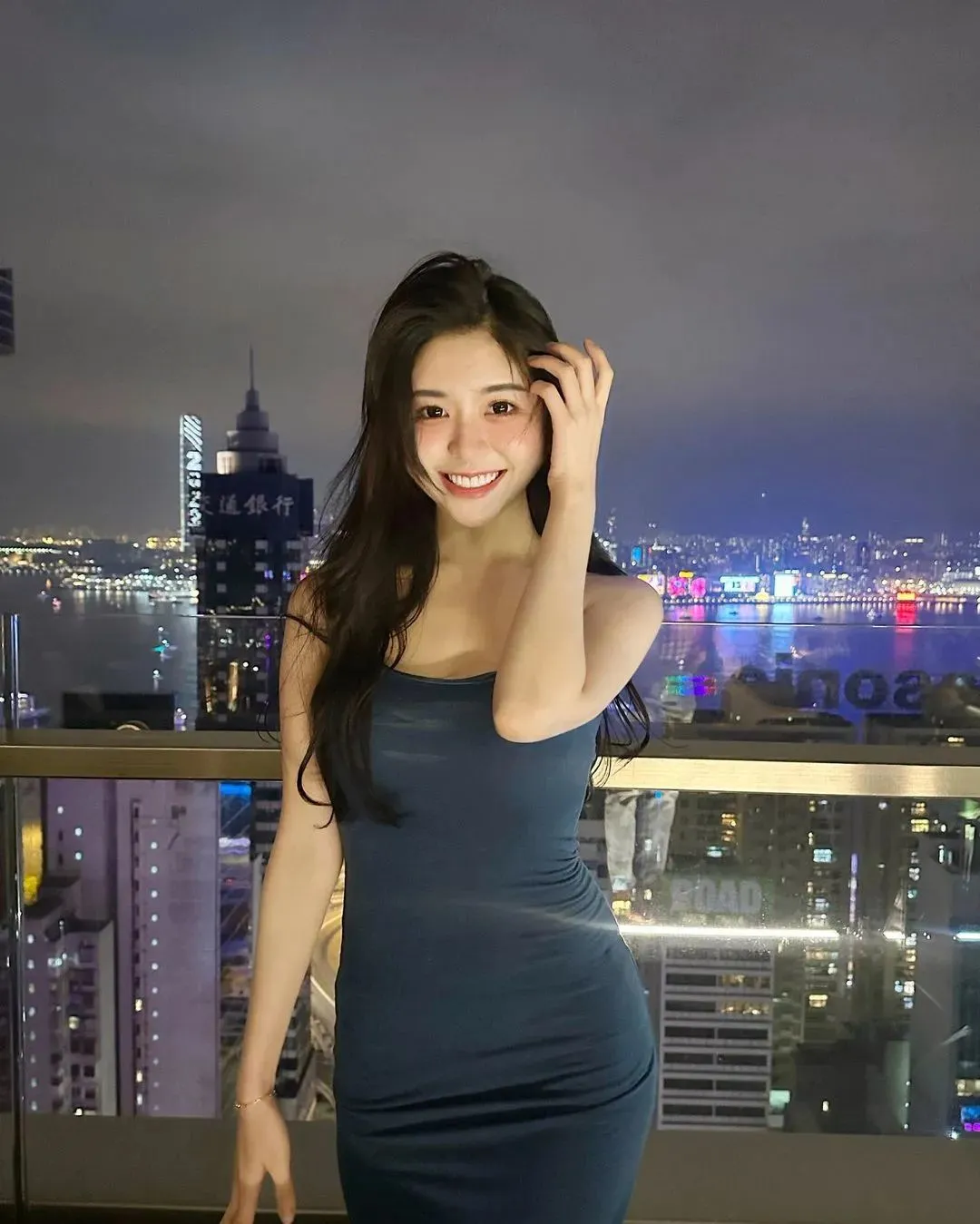 马来网红张安琪，白皙皮肤，饱满身材，才貌双全，火到中国 | 黑料正能量
