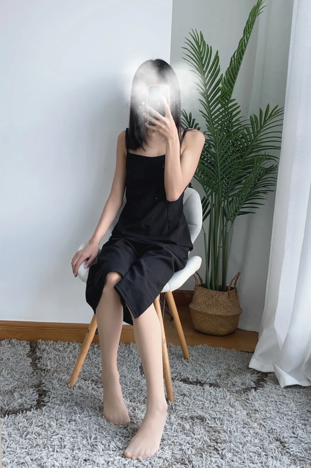 法式吊带裙，性感不失优雅，知足～