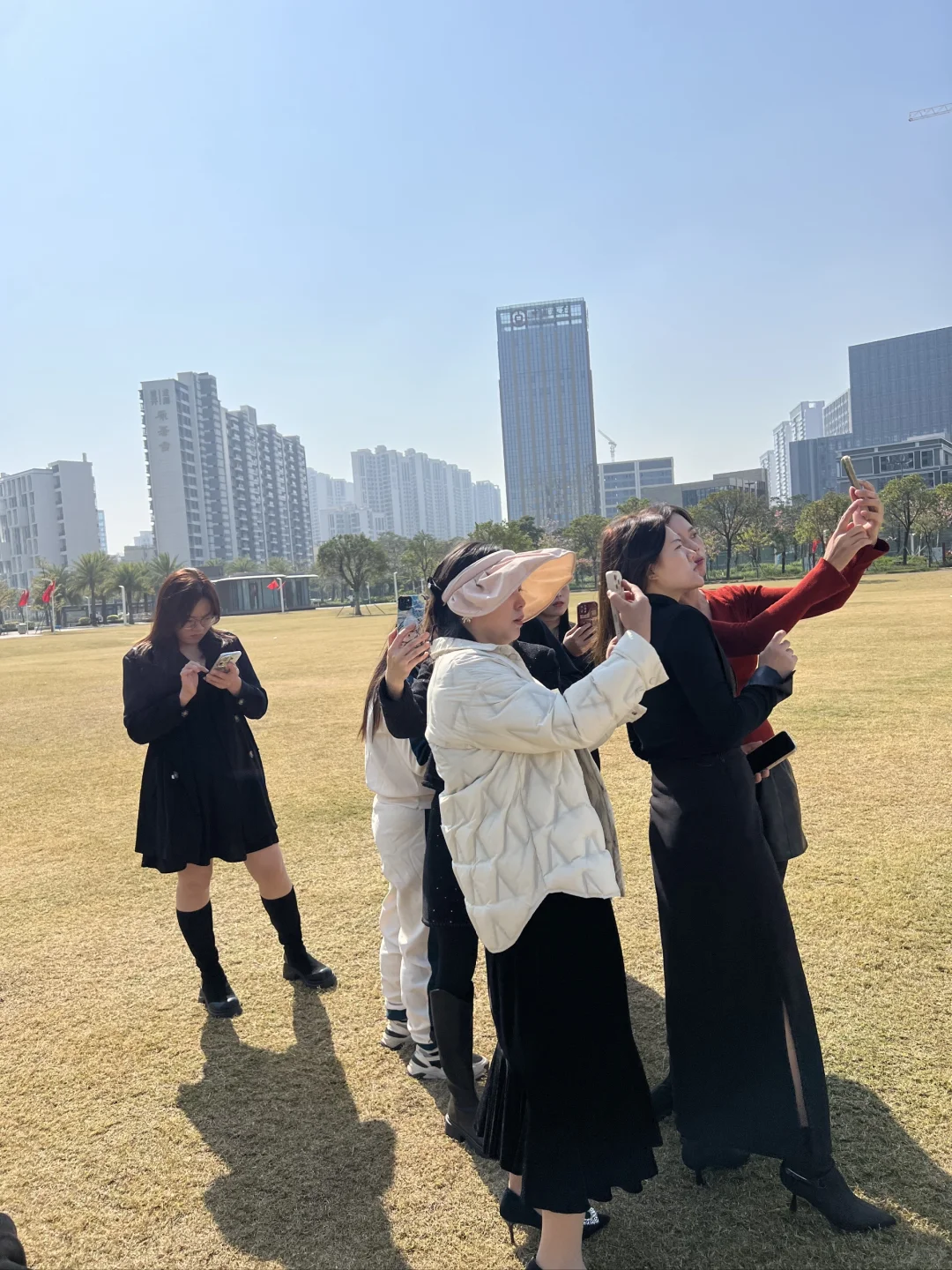 一群宅在家里也能燃烧卡路里的女人！