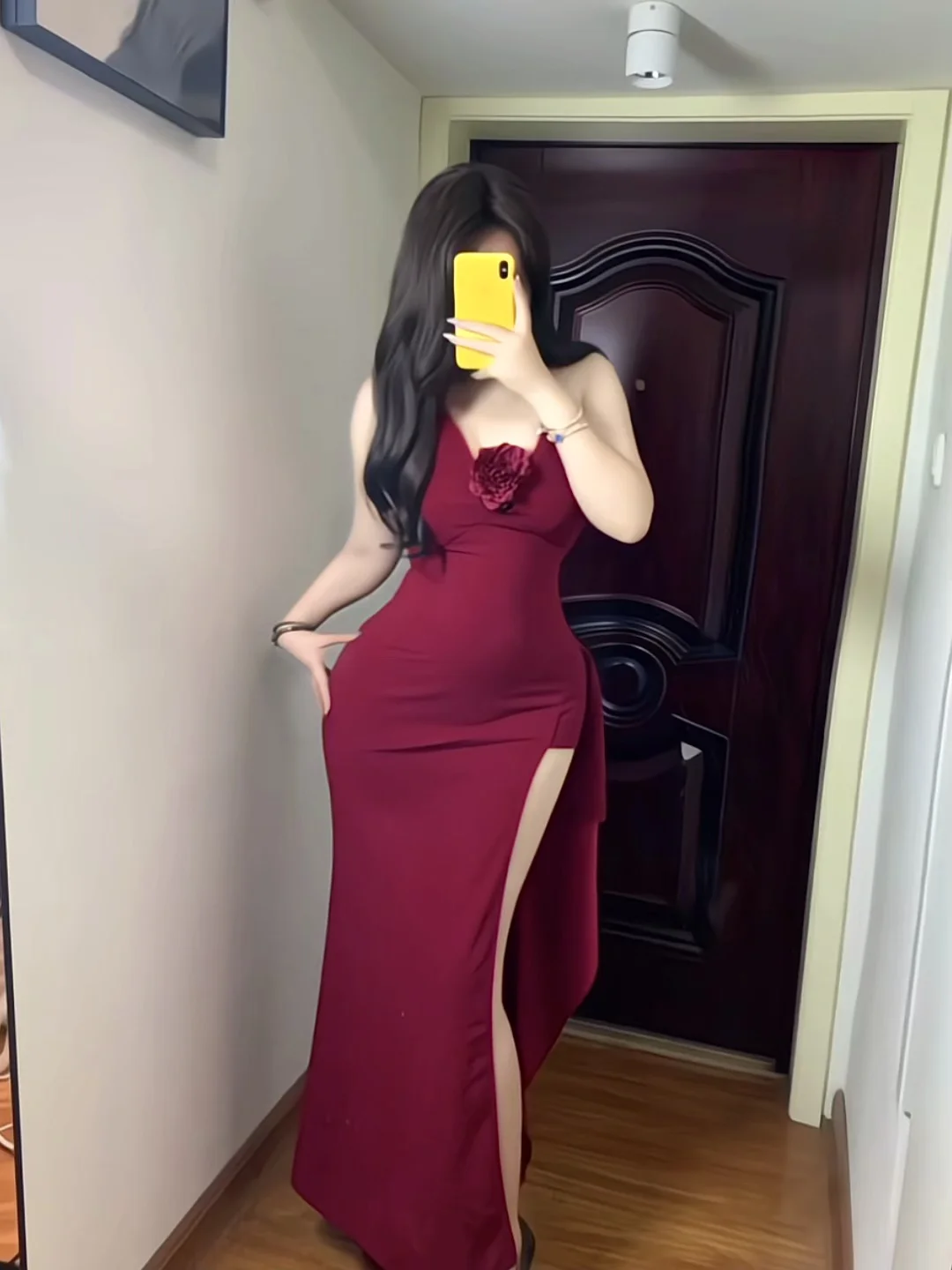 女生审美 红色辣妹裙留不留！？