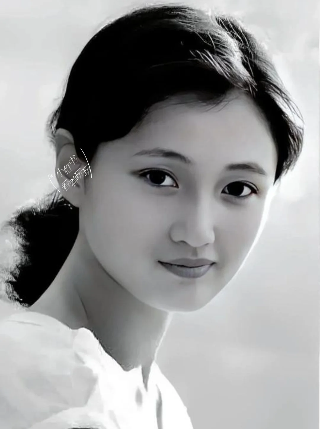 很多女人都说她美，我是男人看她更美