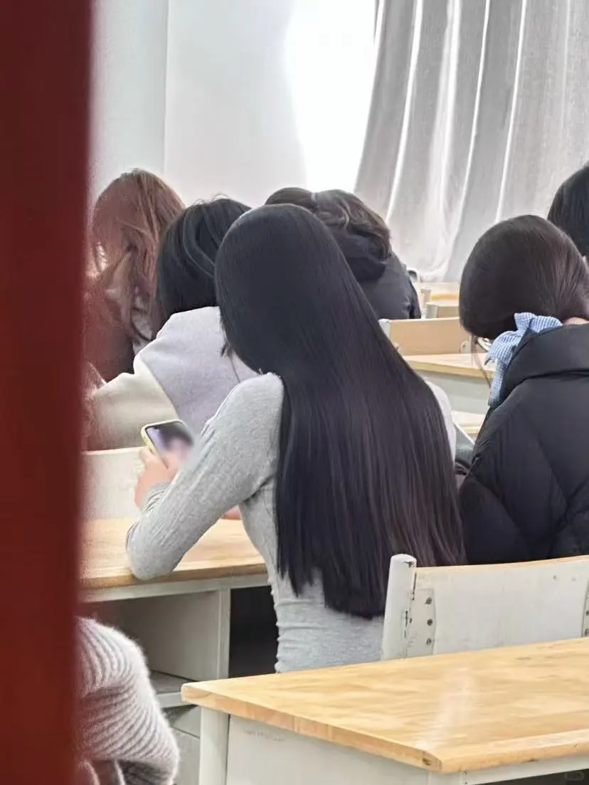 突然理解了小说里的白月光为什么都是黑长直