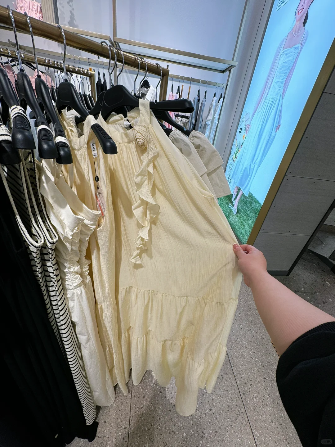🌈三福你确定这是今年的新款裙子👗☁️