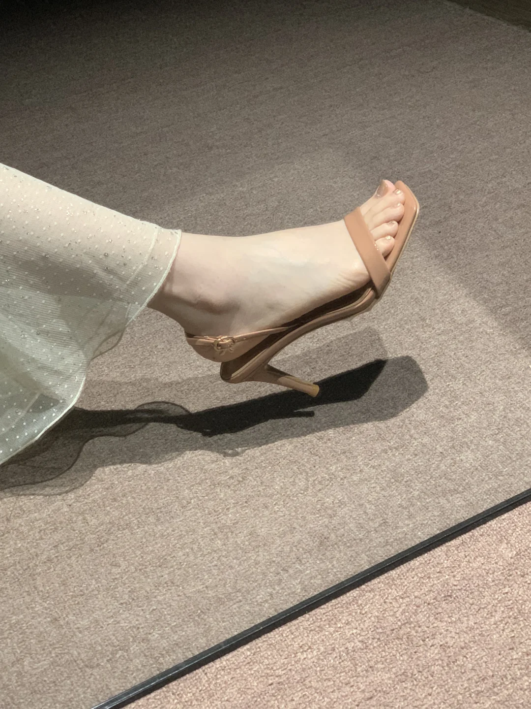 我该怎么形容高跟鞋的天花板就是裸色呢
