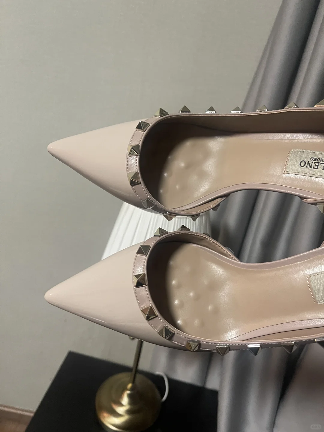 这个夏天我悟了～侧空铆钉高跟鞋👠