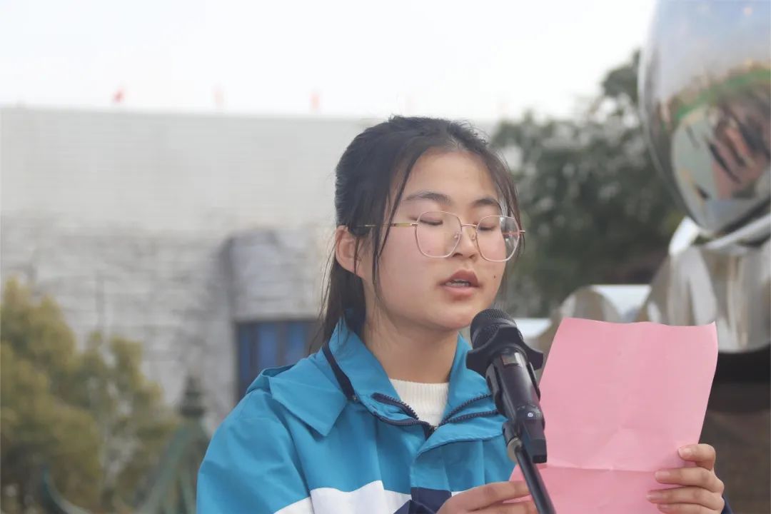 上冈实验初级中学隆重举行中考百日誓师大会(多图) 第7张