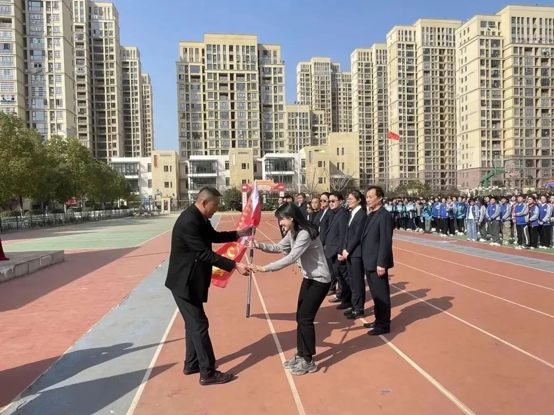 【校园资讯】冲刺战中考 誓师逐梦想——凤台五中2024届中考冲刺誓师大会纪实 第9张 【校园资讯】冲刺战中考 誓师逐梦想——凤台五中2024届中考冲刺誓师大会纪实 第9张