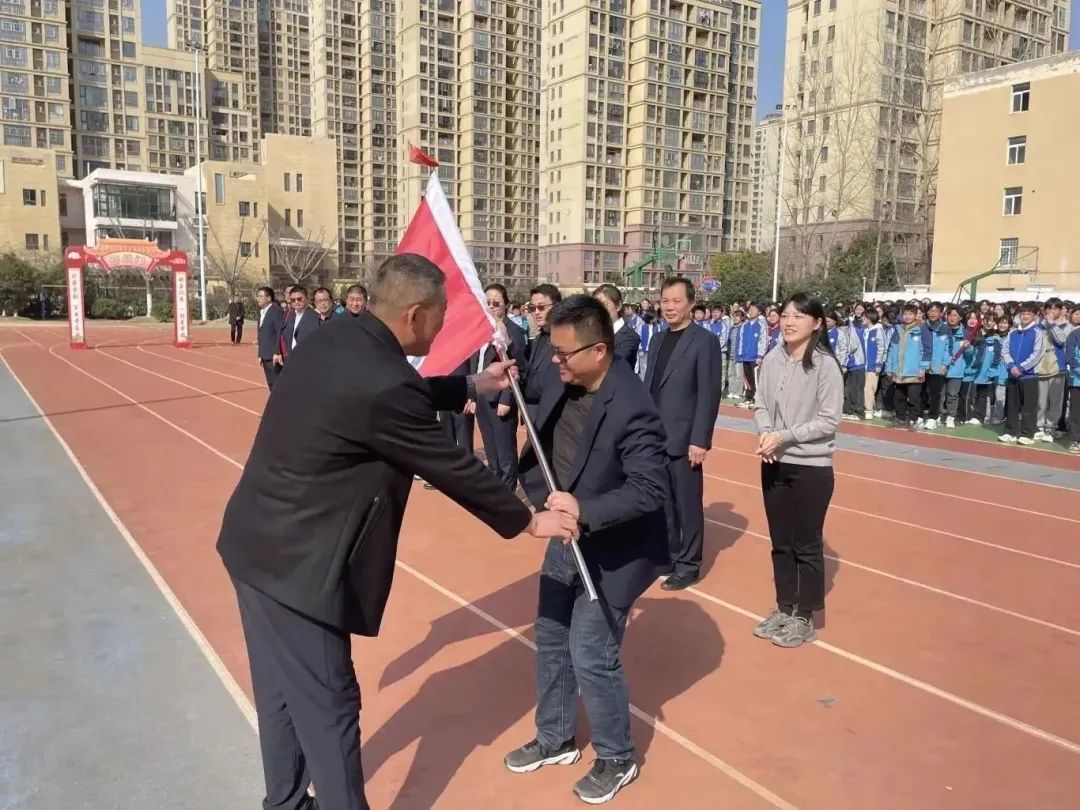 【校园资讯】冲刺战中考 誓师逐梦想——凤台五中2024届中考冲刺誓师大会纪实 第8张 【校园资讯】冲刺战中考 誓师逐梦想——凤台五中2024届中考冲刺誓师大会纪实 第8张