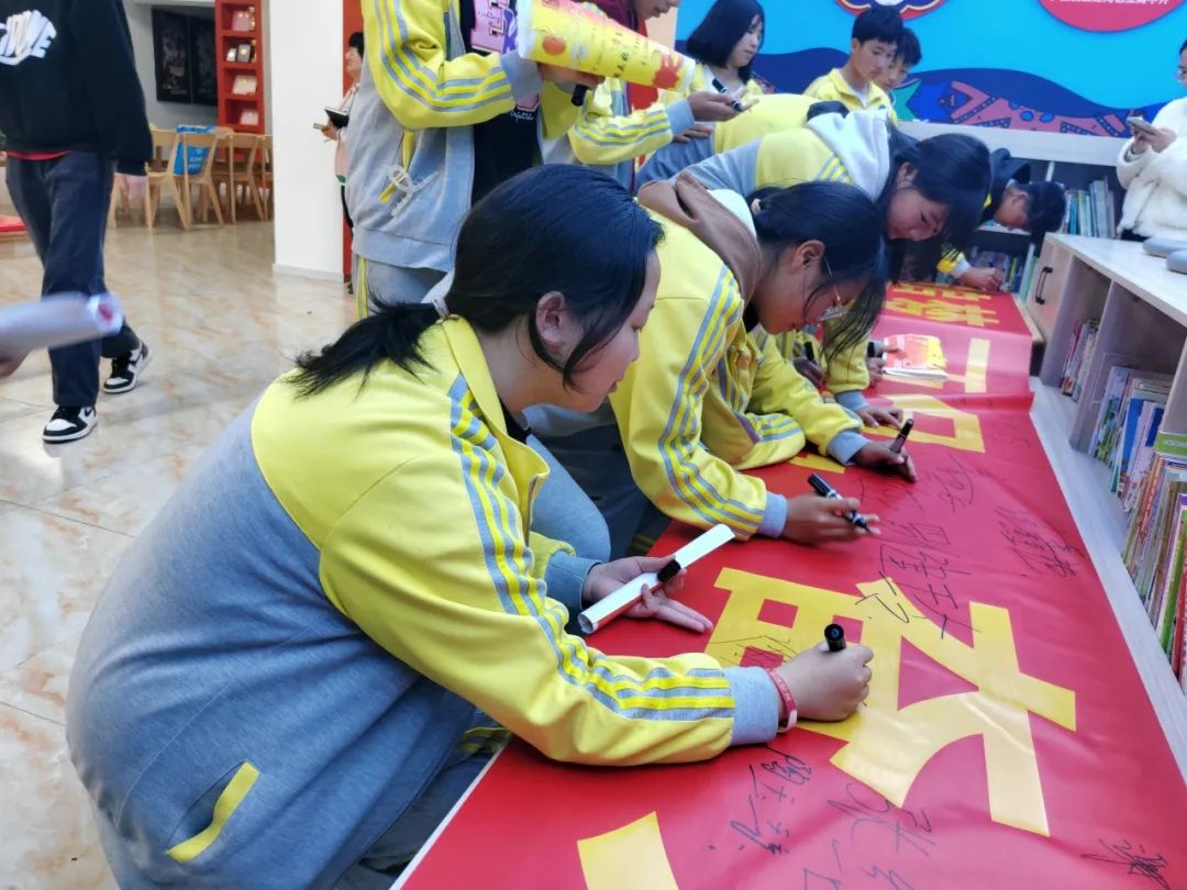 砥砺百日,圆梦中考----老寨苗族乡中学2024届中考百日誓师大会 第27张 砥砺百日,圆梦中考----老寨苗族乡中学2024届中考百日誓师大会 第27张