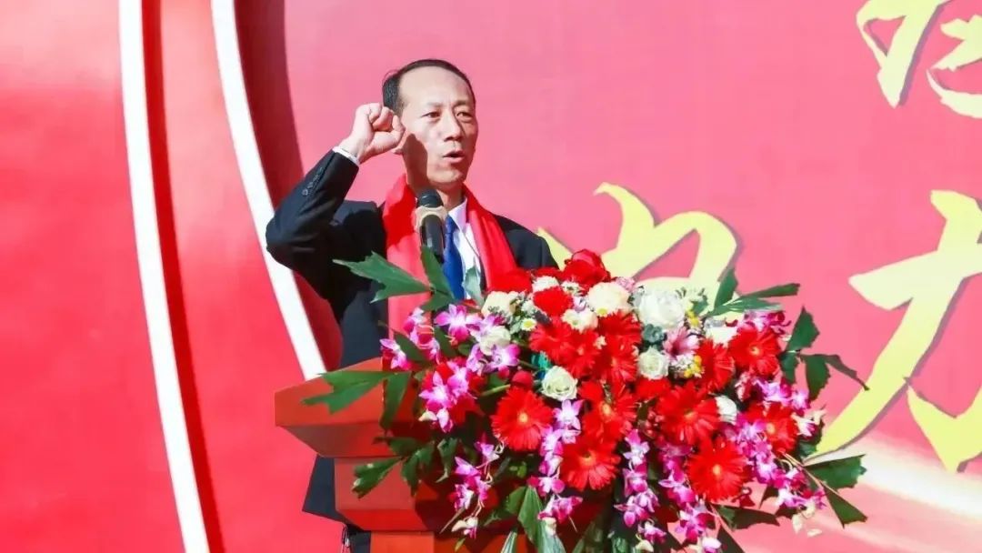 【高考宣誓】亮剑高考誓夺桂冠 十八立志勇承大任——实验中学高考宣誓暨成人礼活动 第49张