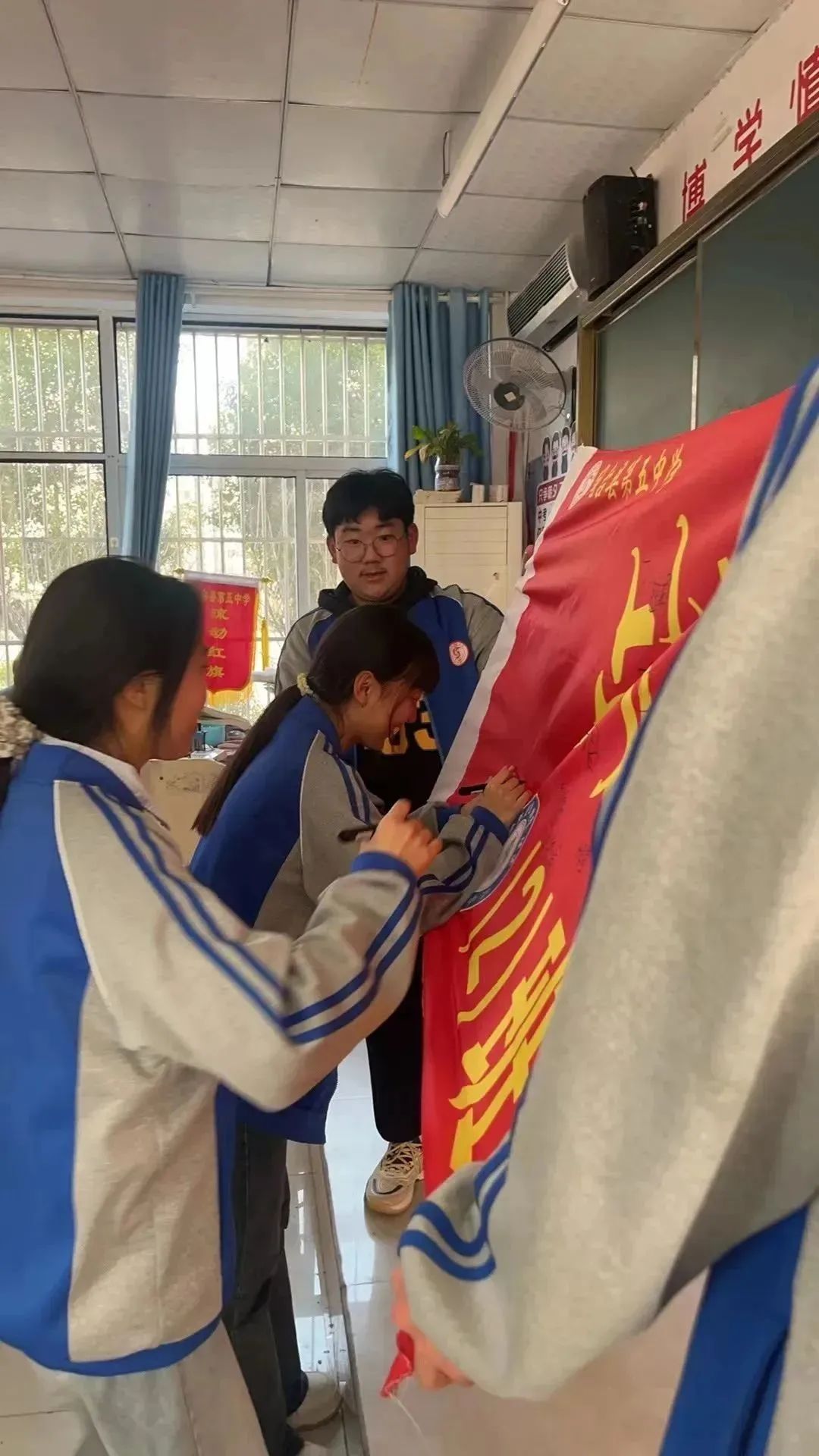 【校园资讯】冲刺战中考 誓师逐梦想——凤台五中2024届中考冲刺誓师大会纪实 第28张 【校园资讯】冲刺战中考 誓师逐梦想——凤台五中2024届中考冲刺誓师大会纪实 第28张