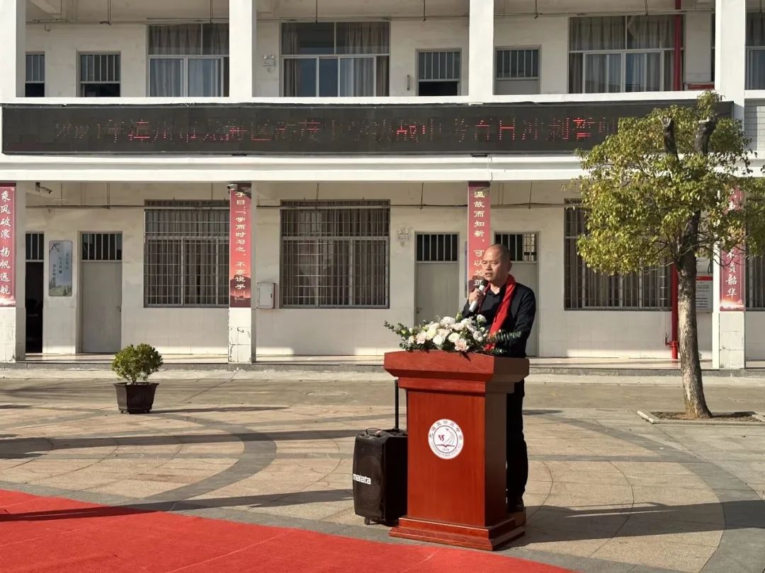 三年磨一剑,百日铸辉煌——浒茂中学举行中考百日冲刺誓师大会 第5张 三年磨一剑,百日铸辉煌——浒茂中学举行中考百日冲刺誓师大会 第5张