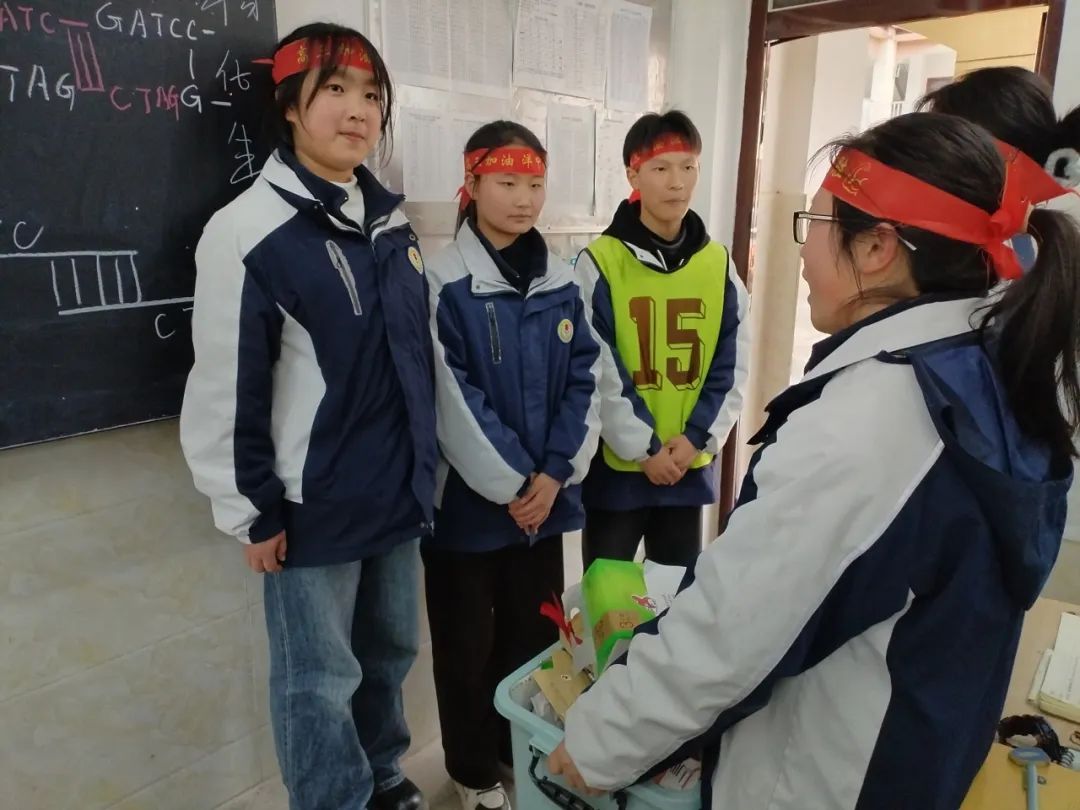 【高考助力】洋县中学举行2024届高三年级“喊楼”活动! 第27张