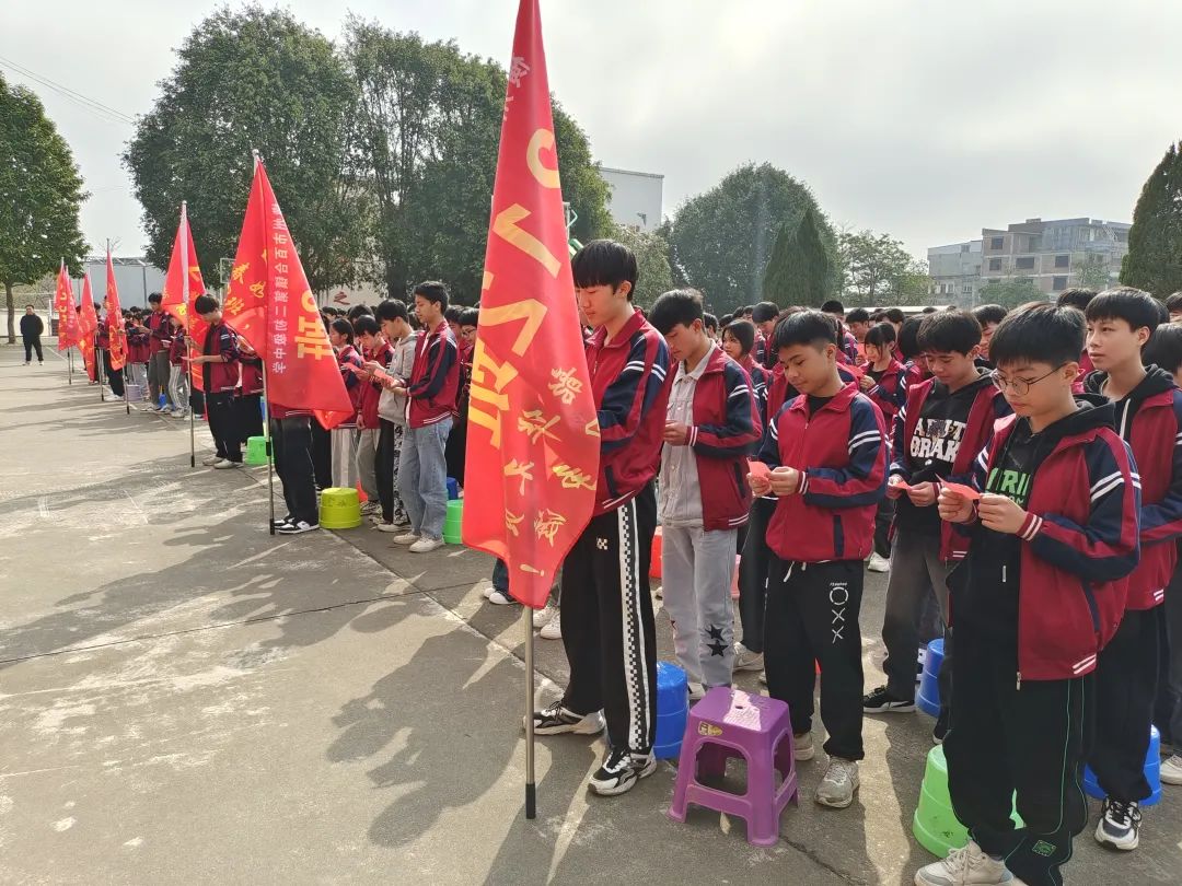 激扬清明校风,助力中考冲刺——横州市百合镇第二初中学举行2024年中考誓师大会 第5张